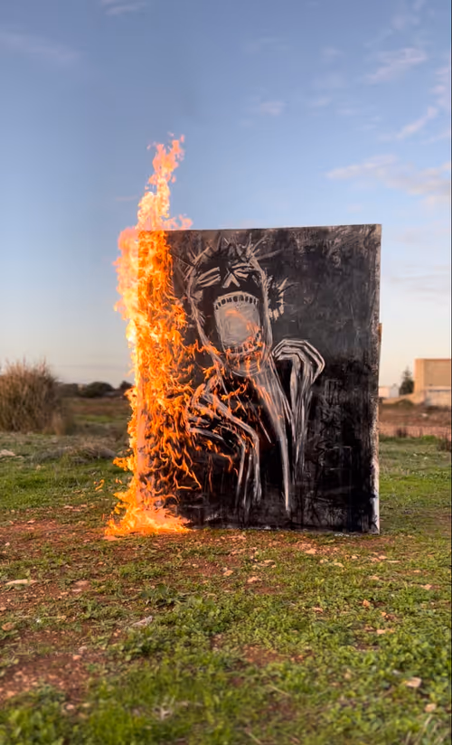 Item #88739672517654571609629058980842887689352165895369549037323409249696271564801 Media