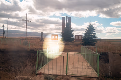 Item #8293050977498067439738640211663030445621008093446820664285481033897923837953 Media