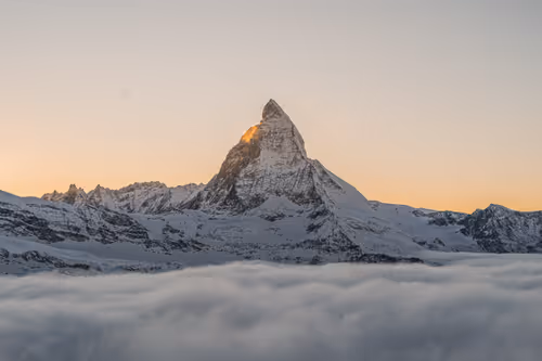 Item #94182127444337811062350356802645001228513611813568193112729855414216213659649 Media