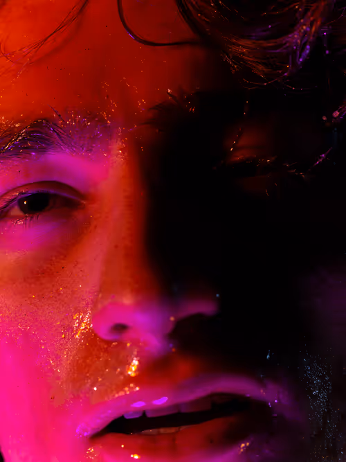 Item #67018493548167900616570759025694104471927984081499516180347489655050557456385 Media