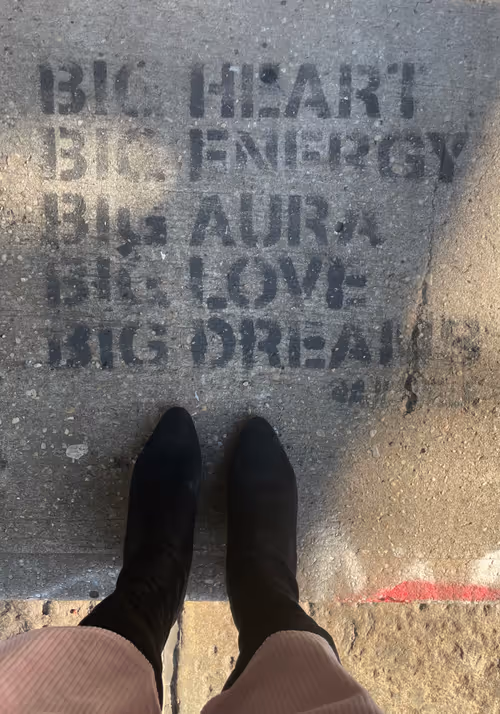 Item #20016639070522261265074286482024615868568076656625323720551142397270057549825 Media