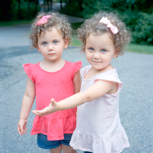 Twin Flames #84. Noa & Eyva Goldstein