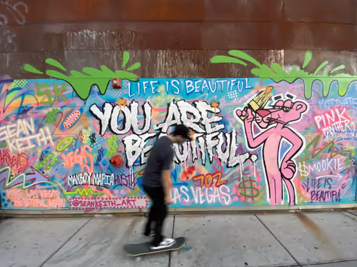 Item #48586363759381503143042118242978001323751418884239391505407157697000876539905 Media