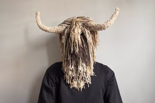 Item #98016804529935723280438568803708131681138522824525290608550144734743435935745 Media