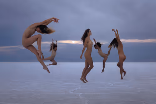 Item #83332782865168099246111470793904216784049773190563389119764666164101771165697 Media