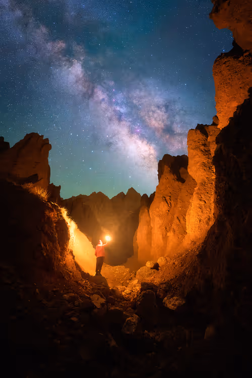 Item #9425749833926335333001150146280296056948702908253502131347533625468039200769 Media