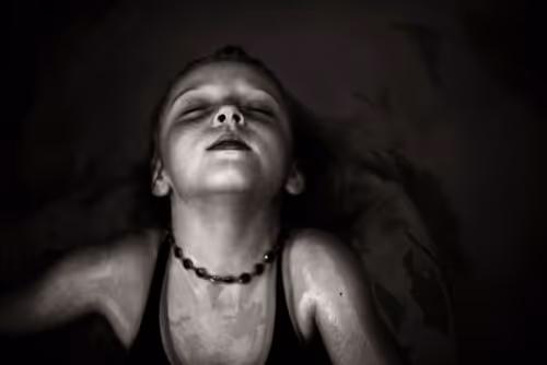 Item #107338736840495903892700830333162816701828415005499690242546380935197064429569 Media