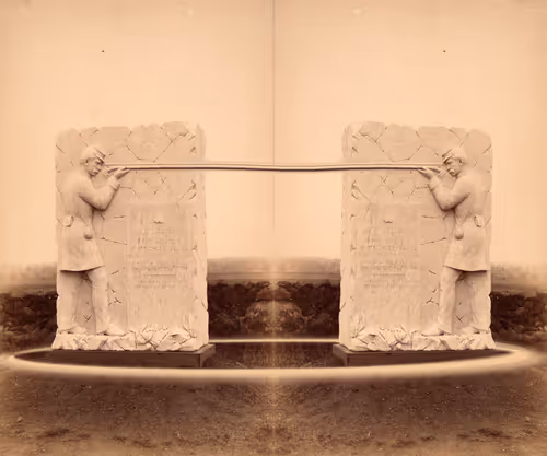 Item #112976571757822569538194461650133321399486138832093946782655487668691960594433 Media