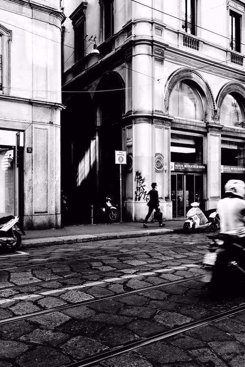 Item #45245954561739250647721297231397512512002936420470278914475867048841293332496 Media