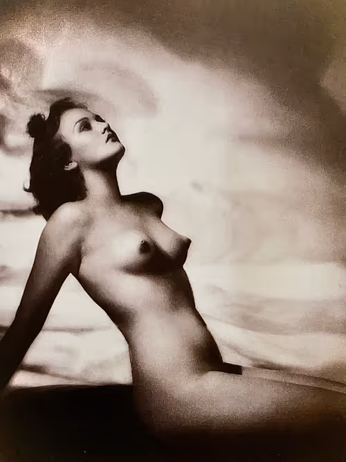 Item #61506933017025077700530557016983025704437525597845185547692606860842021945345 Media