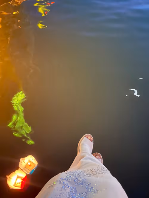 Item #20016639070522261265074286482024615868568076656625323720551142396170545922049 Media