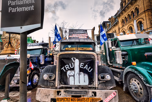 Item #71189581830924411752874666054405920836280548661540477667815932864721034674177 Media