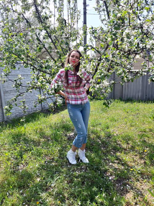 Item #16964895045191086691836525954255352035824775810036846025640728196911464448001 Media