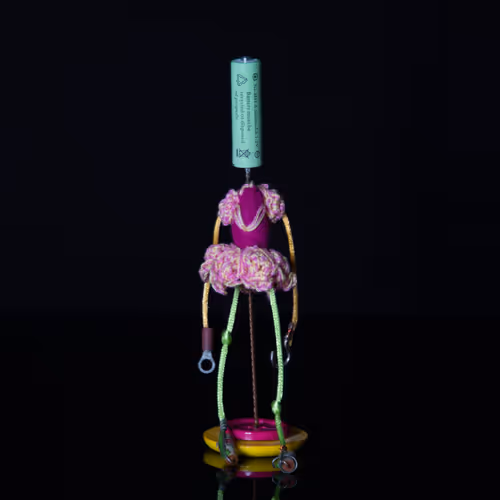 Item #100151078309057675366159992497543003968848618159963270405575559610820582178817 Media