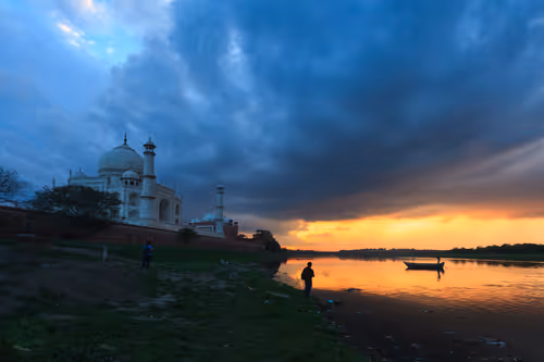 Item #83886518355349597778021909356356491703500961359452684167797568189530445447169 Media