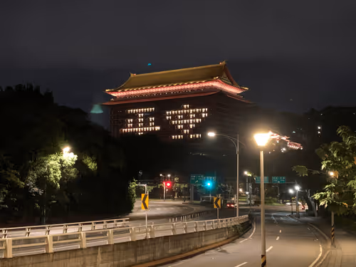 Item #105322358618701185533743754469895824107639028648078310589264470276174992375809 Media