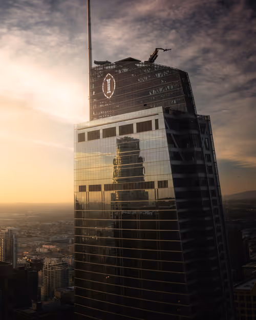 Item #182518665829308893136074239767788672486362925866200732254418946209030864897 Media