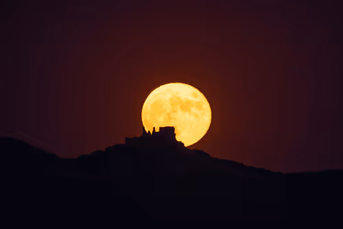 Full Moon at the castle Timelapse loop