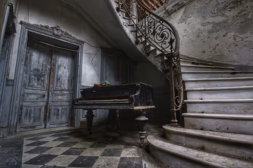 Item #115580021056458323249970483924019338162436996338766547048195908548036179001345 Media