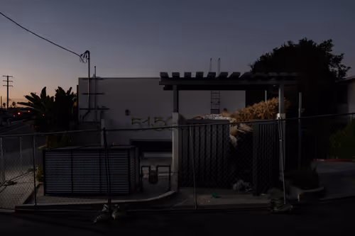 Item #97596376492587480991564299989885194485729582935183473269224319459729910792193 Media