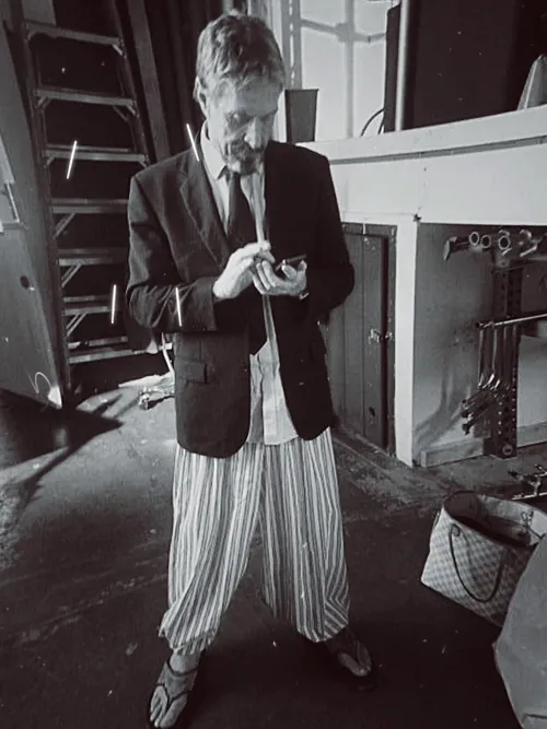 Item #51792000692652649706991026145015157507097883569816070395065263853379682041857 Media