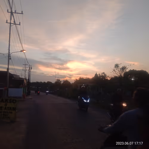 Item #15416064837448188610247350204521494909343598378477019548960405668586040852481 Media