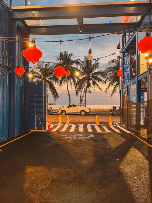 Item #61748312555266975109451486537523370227541378118853979631158962838663348617217 Media