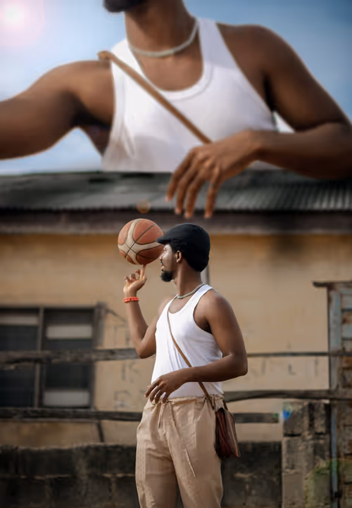 Item #51082641443820473803318409807995596753001585459316189646274989733492356546561 Media