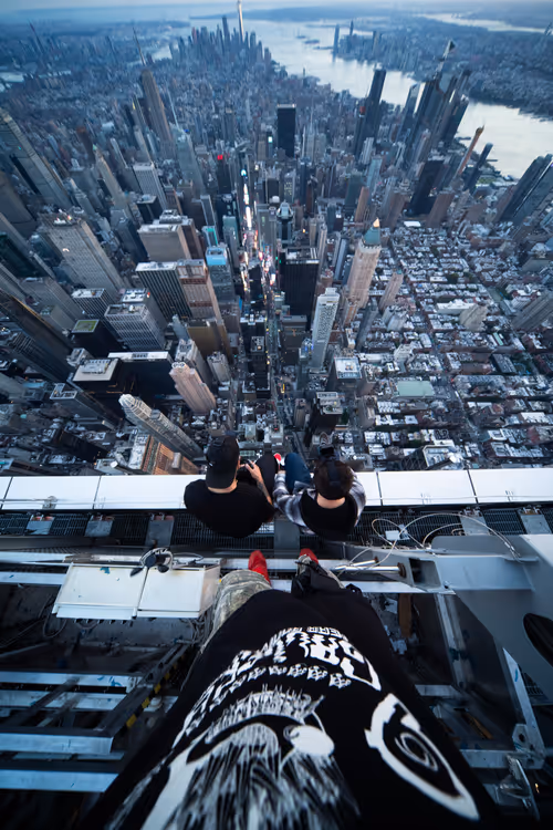 Item #72641522554297176095792570888304736708899283389291814999218520297529988349953 Media