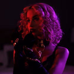 Neon Heart Breaker 02