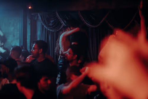 Item #66441873994140045921999615283650104973925355742064477402839904826997933604865 Media