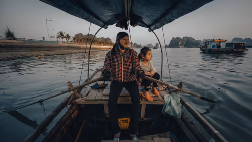 Item #38640678418960091879167073134620808059318826379912893500964934343751226097665 Media