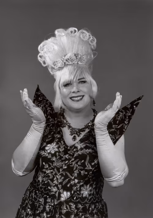 Item #78614967916850878758896281278088562819031429561597845143063368034393572507649 Media