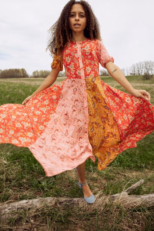 Item #33236787763217708342919222781243966948826308634410916301259422248734986076161 Media