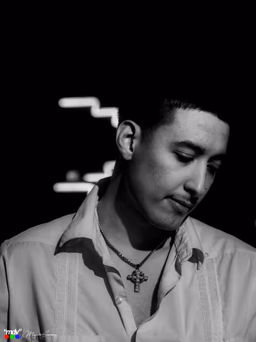 Item #14714425675941428140744687069339670704318230266084554160536609504037437440001 Media