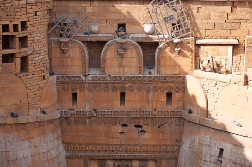 Item #36486330599558234192948007262260679931493432277950452627377023234406329876481 Media