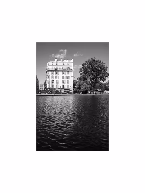 Item #39633243355012798428189585686524255440706340711966007127800397927658565926913 Media