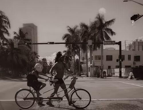 Item #26959255439957110233077989937802681477686360662735004345703791605732415111169 Media