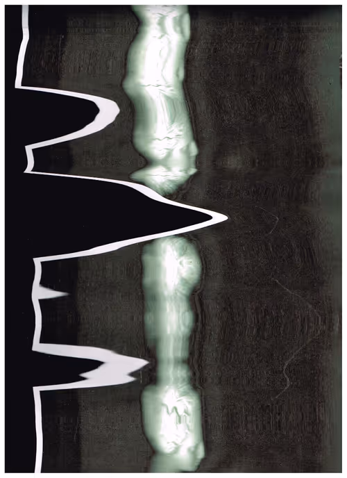 Item #28813119283176644108663657813405913394014367024359123418176054178047686868993 Media