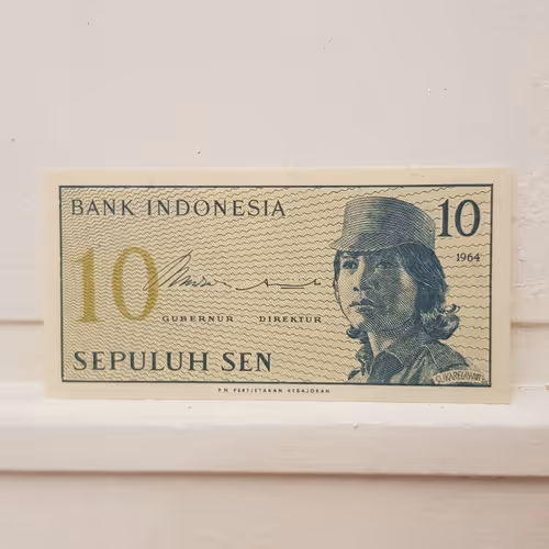 Item #48076536090557812459038733297133558652292746806015064288453035832650158309377 Media