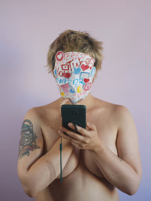 Item #74044223418963058719430139109127574928607342041478017501753412544471448420353 Media