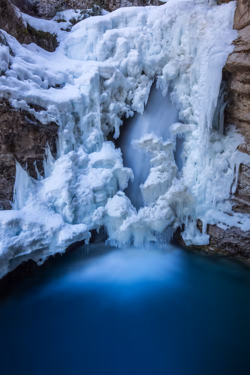 Item #11717075435639617062538583051799023982813876484308334407242089855795253477377 Media