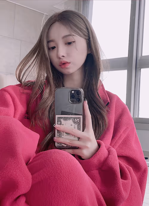 Item #46965151181709873022127412813581259762625831679601743551961723871407720366081 Media