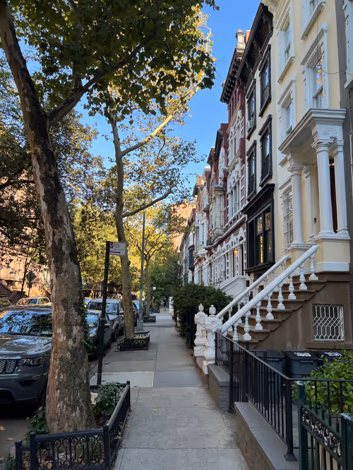 Item #25521092131356807730972205969166247316644464147603329584197842586130918146049 Media