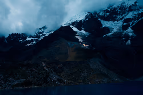 Item #87092990260447267838744578330374476785020899117585411719574779688801611546625 Media