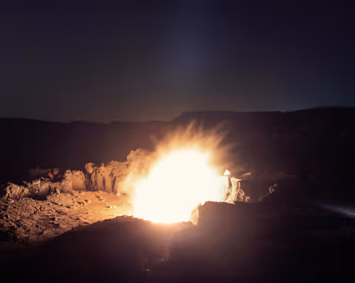 Item #80141737210111839928667523403933295145384279437019335330195524788474781630465 Media