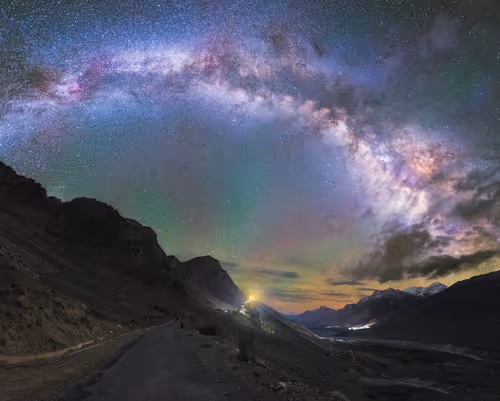 Item #9425749833926335333001150146280296056948702908253502131347533649657295011841 Media