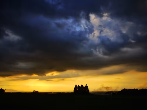 Item #20204709267348757771630976275422763680184380417217004683909412289287817265153 Media