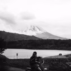 Unfold: Japan - Fuji-san in black