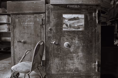 Item #63564870946985135886813841758928260740997425231874414062231035180471654809601 Media